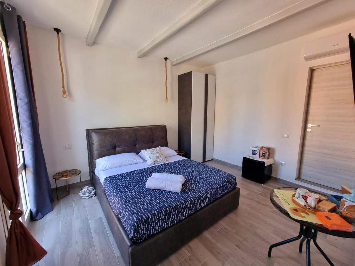 Suite Cornelia Santa Teresa Gallura Exteriör bild
